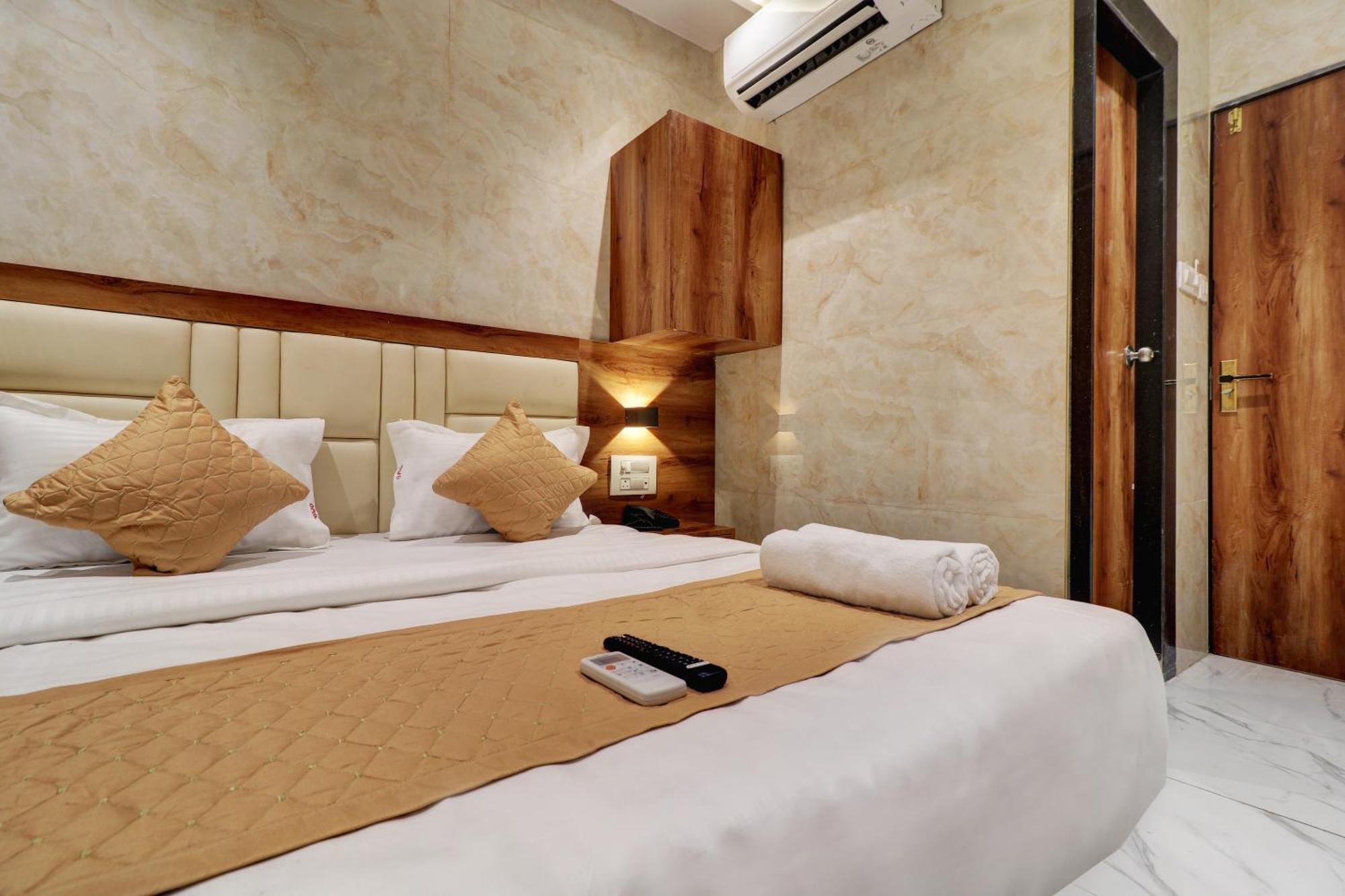 Hotel Omega Mumbai Exterior photo