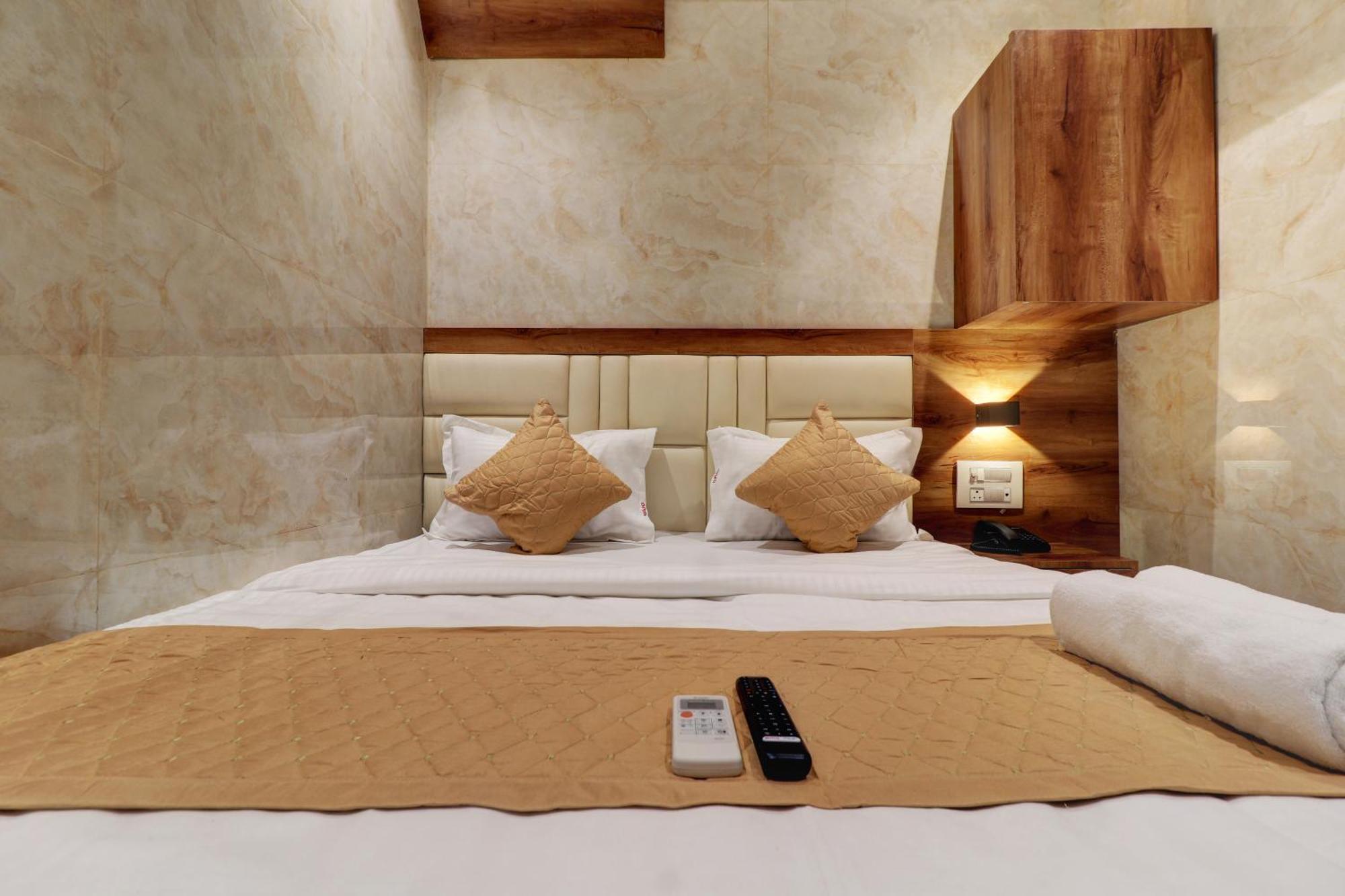 Hotel Omega Mumbai Exterior photo